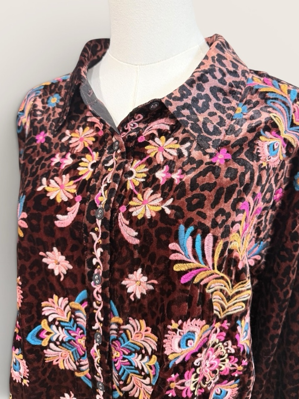 Johnny Was XXL Brandi Embroidered Kimono Sleeve Shirt Misty Leopard Velvet NWT - Picture 9 of 16